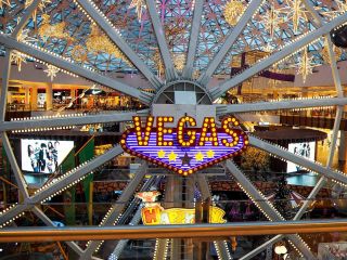 Медиафасад «ТРЦ Vegas»